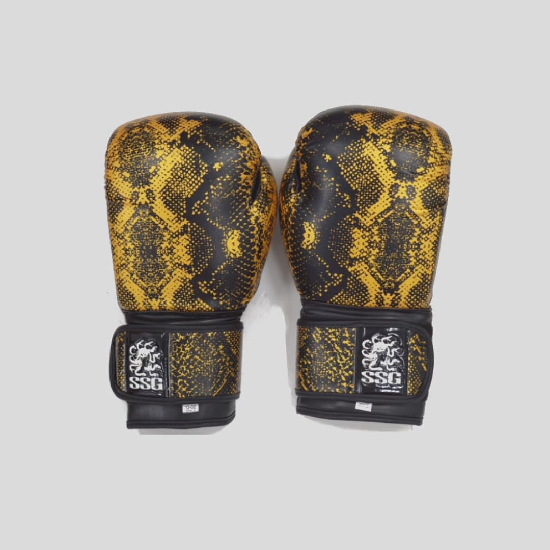 Smoldering Curse boxing gloves – high-performance red and black training gloves with wrist support